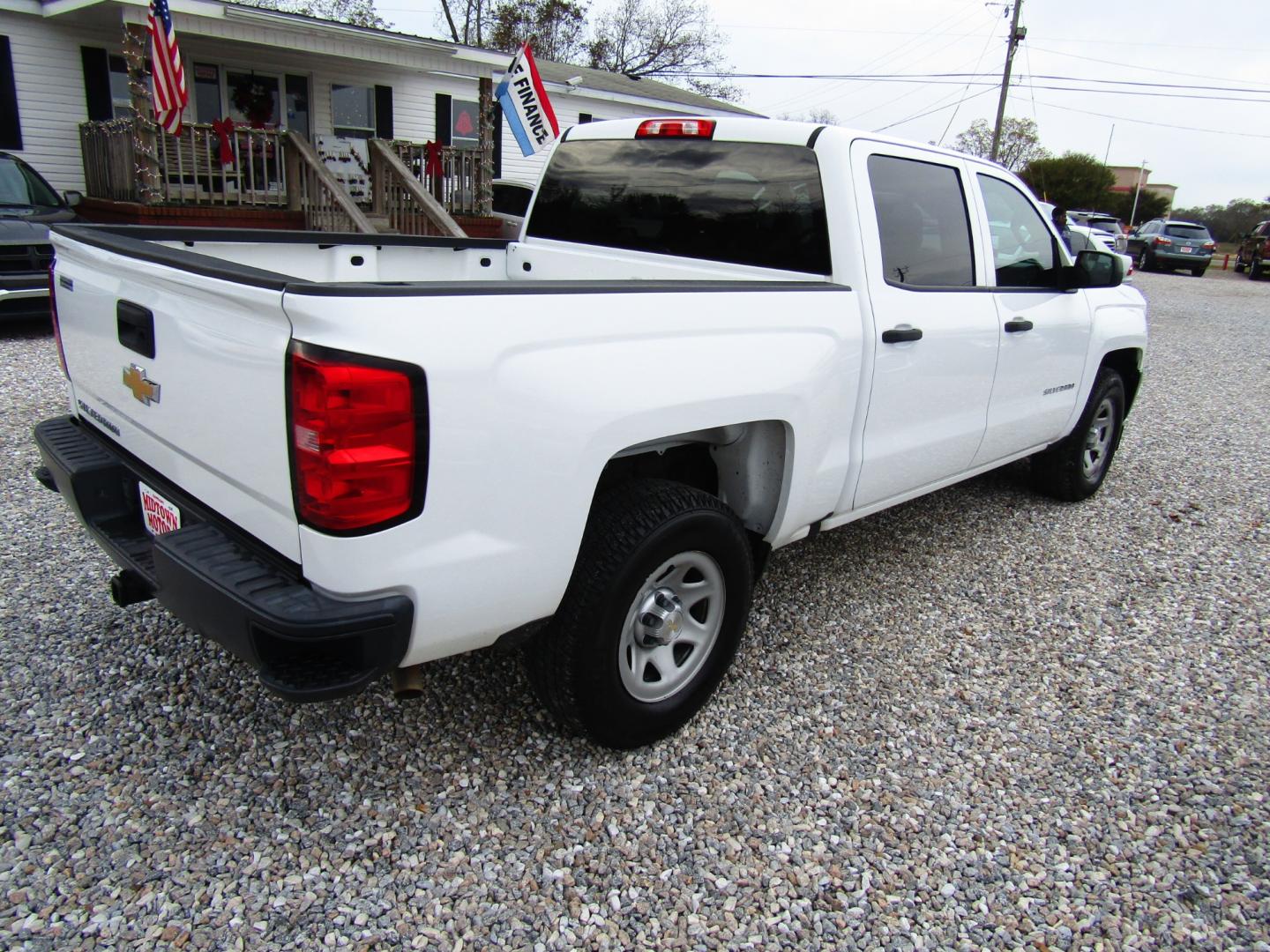 2017 WHITE /Gray Chevrolet Silverado 1500 LS Crew Cab Short Box 2WD (3GCPCNEC7HG) with an 5.3L V8 OHV 16V engine, Automatic transmission, located at 15016 S Hwy 231, Midland City, AL, 36350, (334) 983-3001, 31.306210, -85.495277 - Photo#7